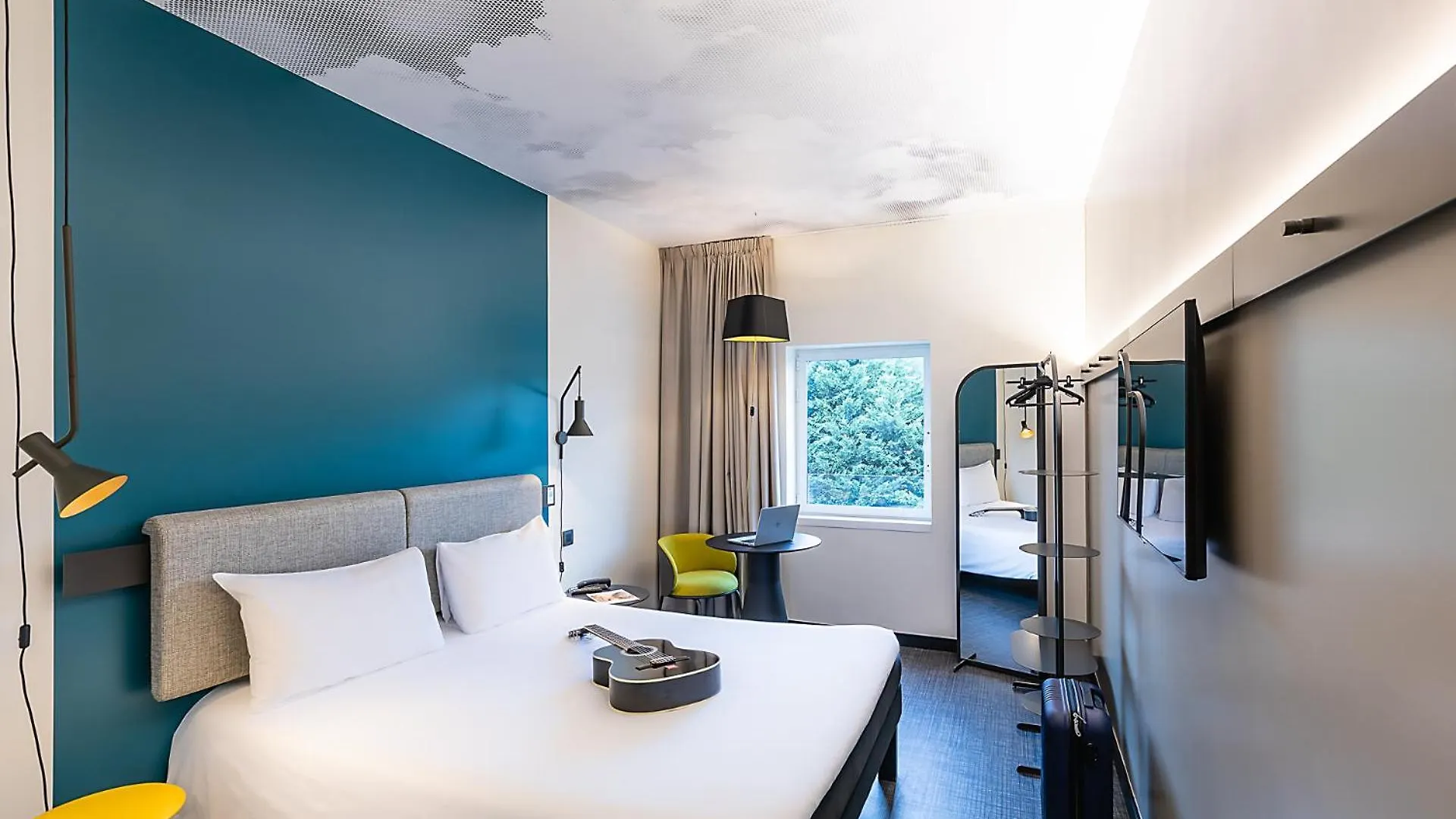 Hotel Ibis Lisboa Alfragide contacts