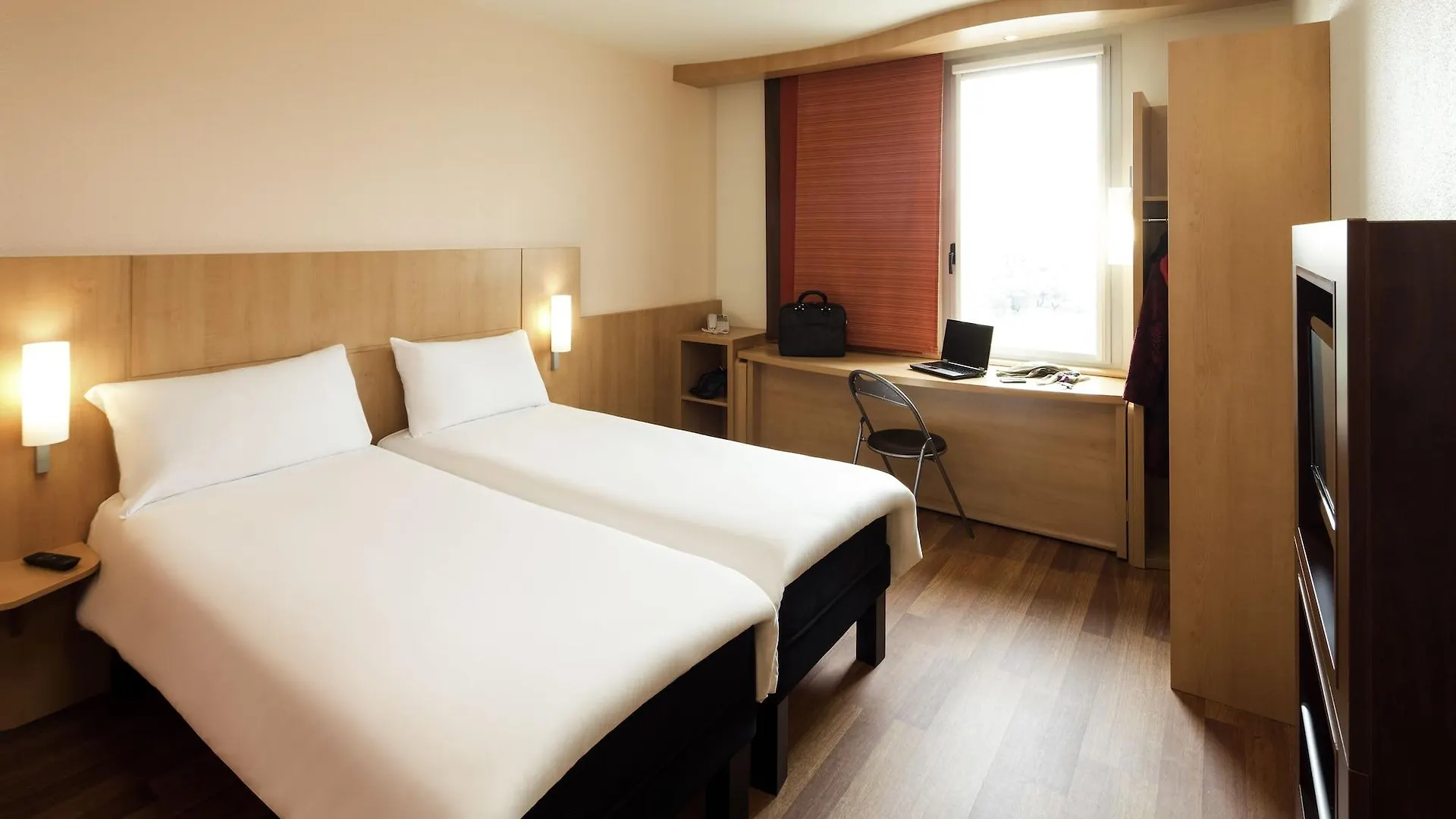 Hotel Ibis Lisboa Alfragide Amadora 2*,  Portugal